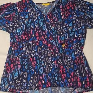 Wonder Wink scrub top